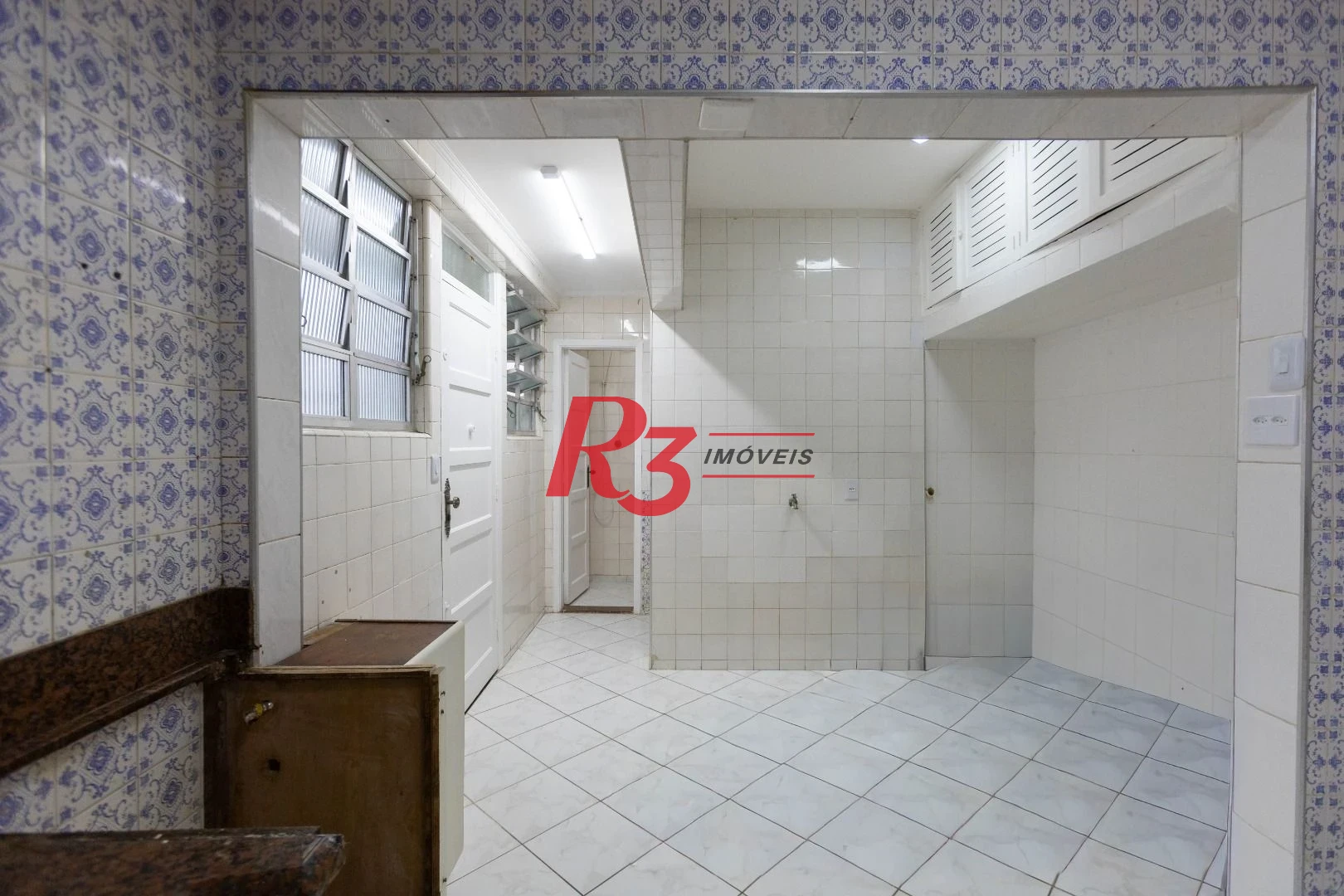 Apartamento com 2 dormitórios para alugar, 79 m² por R$ 4.700,00/mês - Gonzaga - Santos/SP