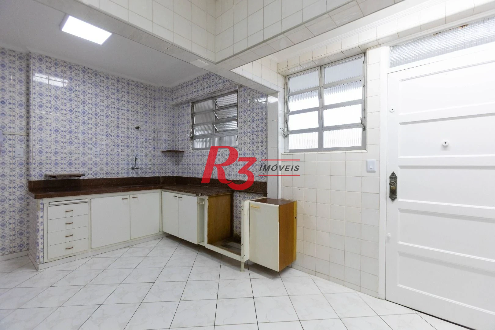 Apartamento com 2 dormitórios para alugar, 79 m² por R$ 4.700,00/mês - Gonzaga - Santos/SP