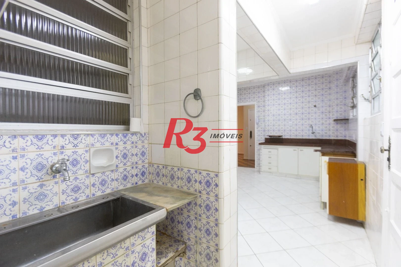 Apartamento com 2 dormitórios para alugar, 79 m² por R$ 4.700,00/mês - Gonzaga - Santos/SP