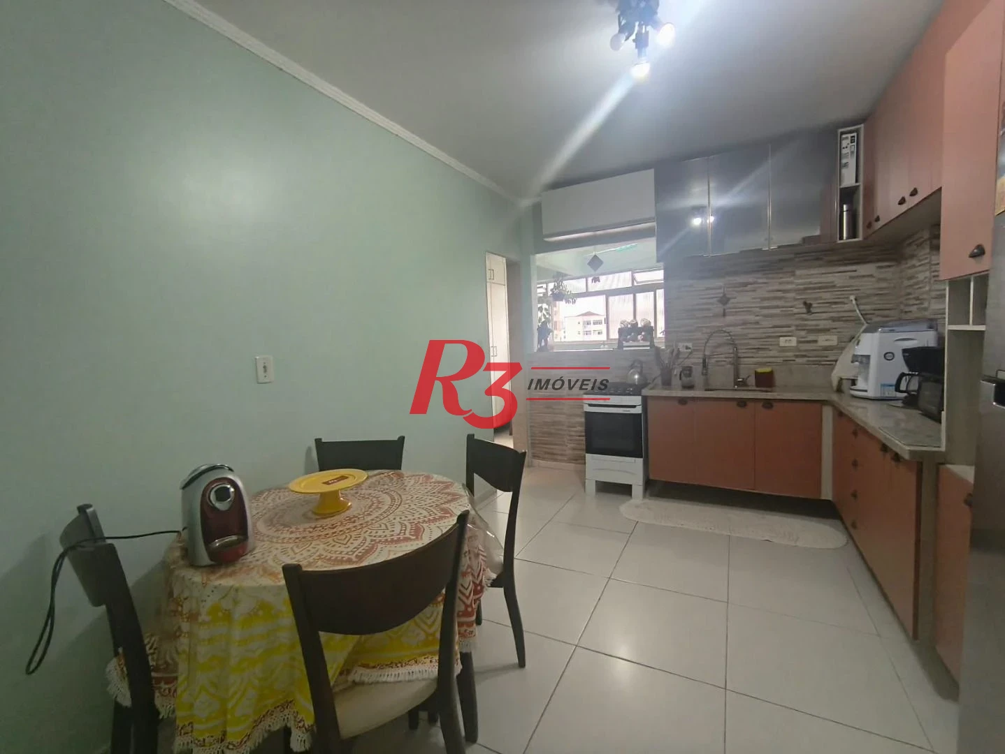 Apartamento com 2 dormitórios à venda, 110 m² por R$ 700.000,00 - Embaré - Santos/SP