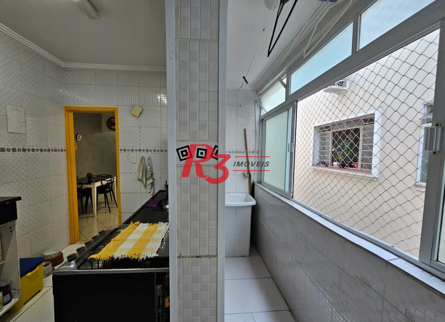 Apartamento com 2 dormitórios à venda, 68 m² por R$ 415.000,00 - Boqueirão - Santos/SP