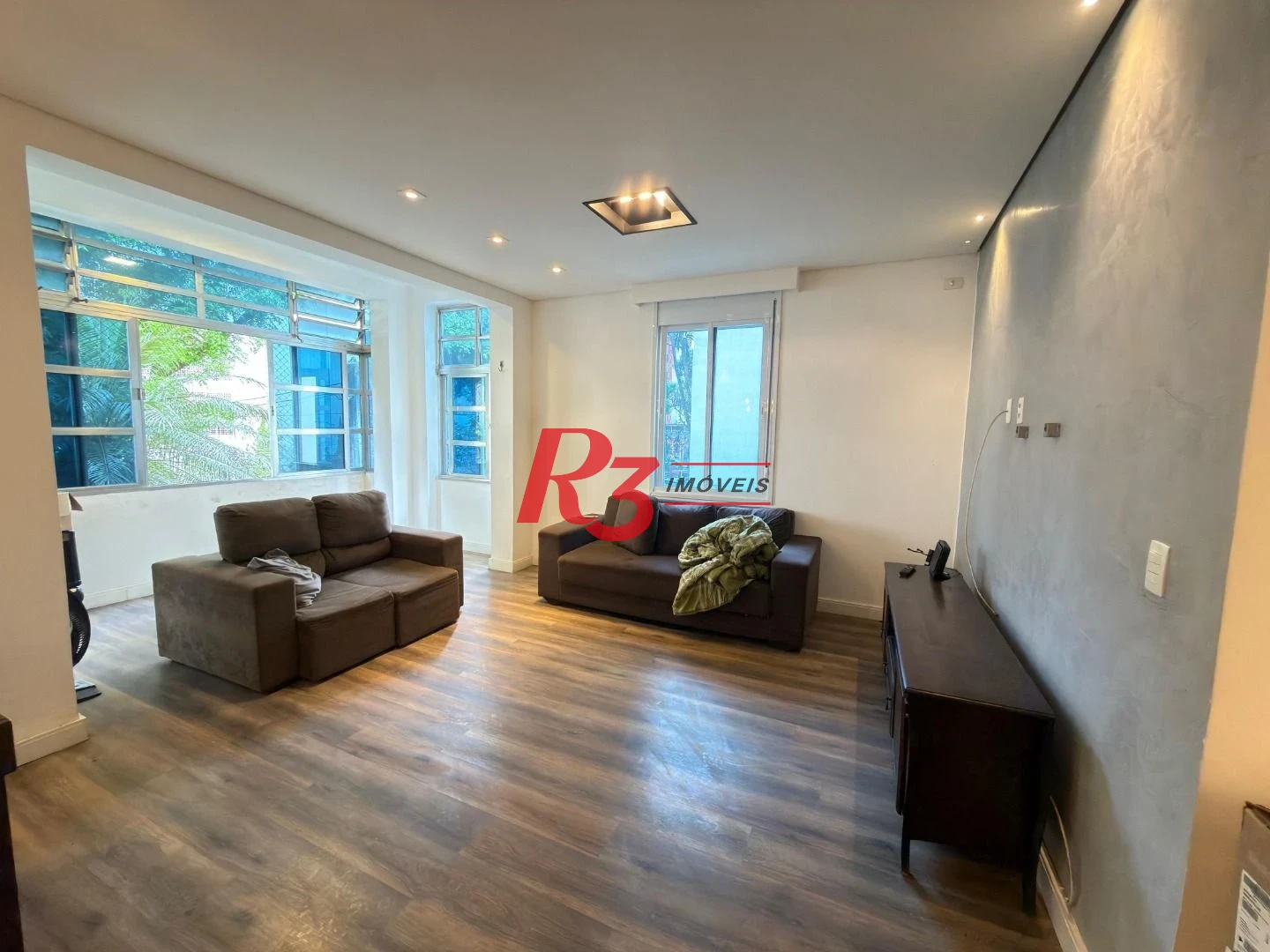 Apartamento com 3 dormitórios para alugar, 110 m² por R$ 5.500,02/mês - Gonzaga - Santos/SP