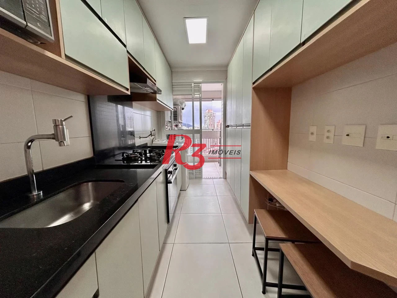 Apartamento com 2 dormitórios à venda, 72 m² por R$ 1.250.000,00 - Boqueirão - Santos/SP