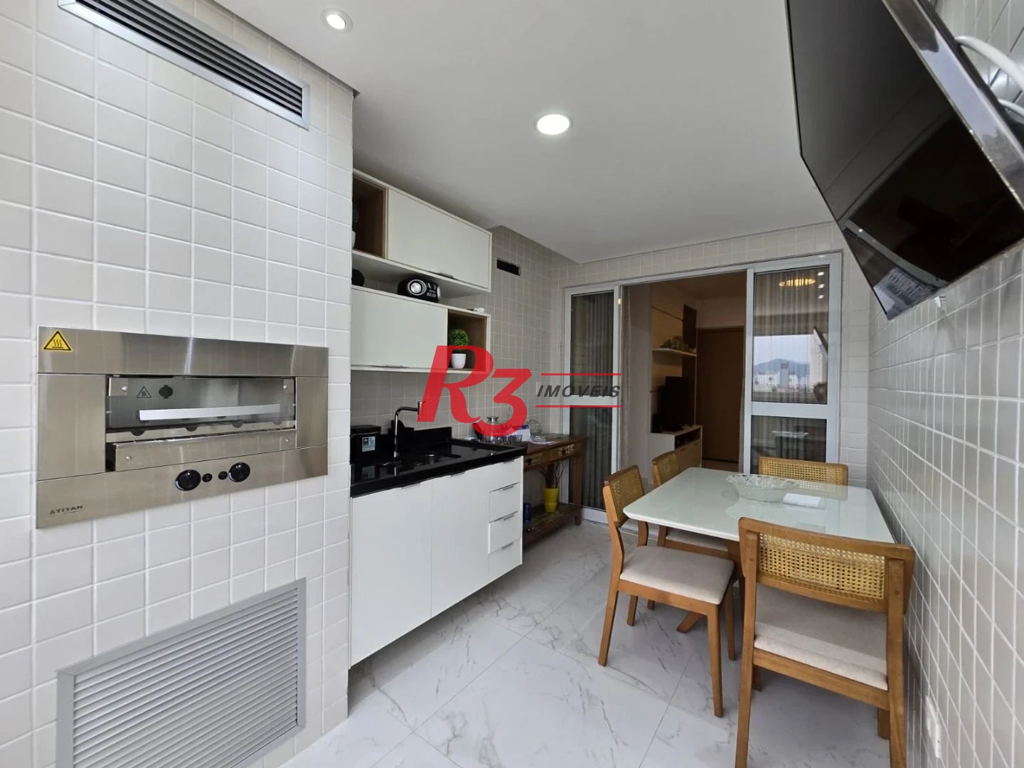 Apartamento com 2 dormitórios à venda, 67 m² por R$ 1.050.000,00 - Boqueirão - Santos/SP