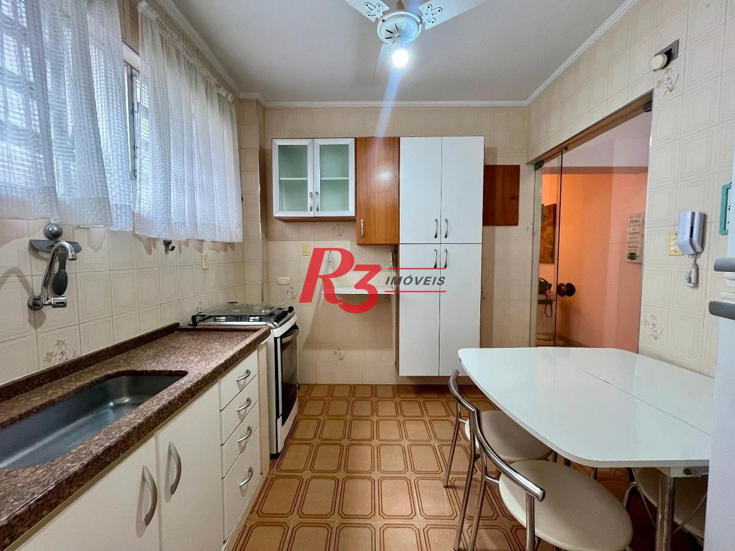 Apartamento com 2 dormitórios para alugar, 98 m² por R$ 5.300,00/mês - Gonzaga - Santos/SP