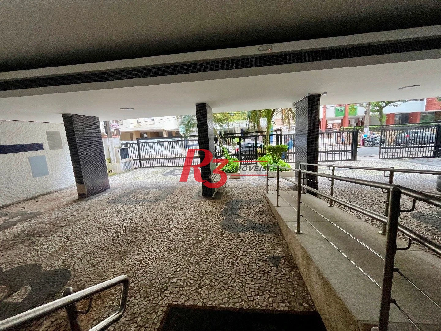 Apartamento com 2 dormitórios para alugar, 98 m² por R$ 5.300,00/mês - Gonzaga - Santos/SP