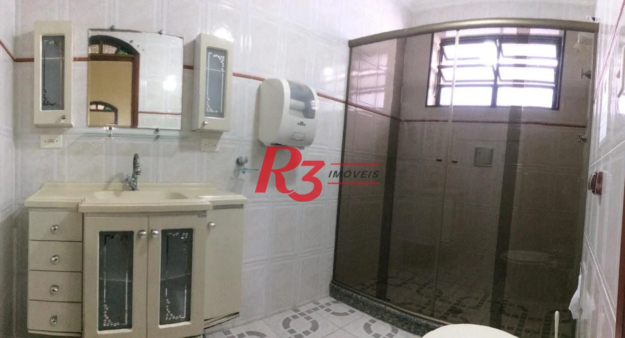 Casa com 3 dormitórios para alugar, 280 m² por R$ 12.000,00/mês - Gonzaga - Santos/SP