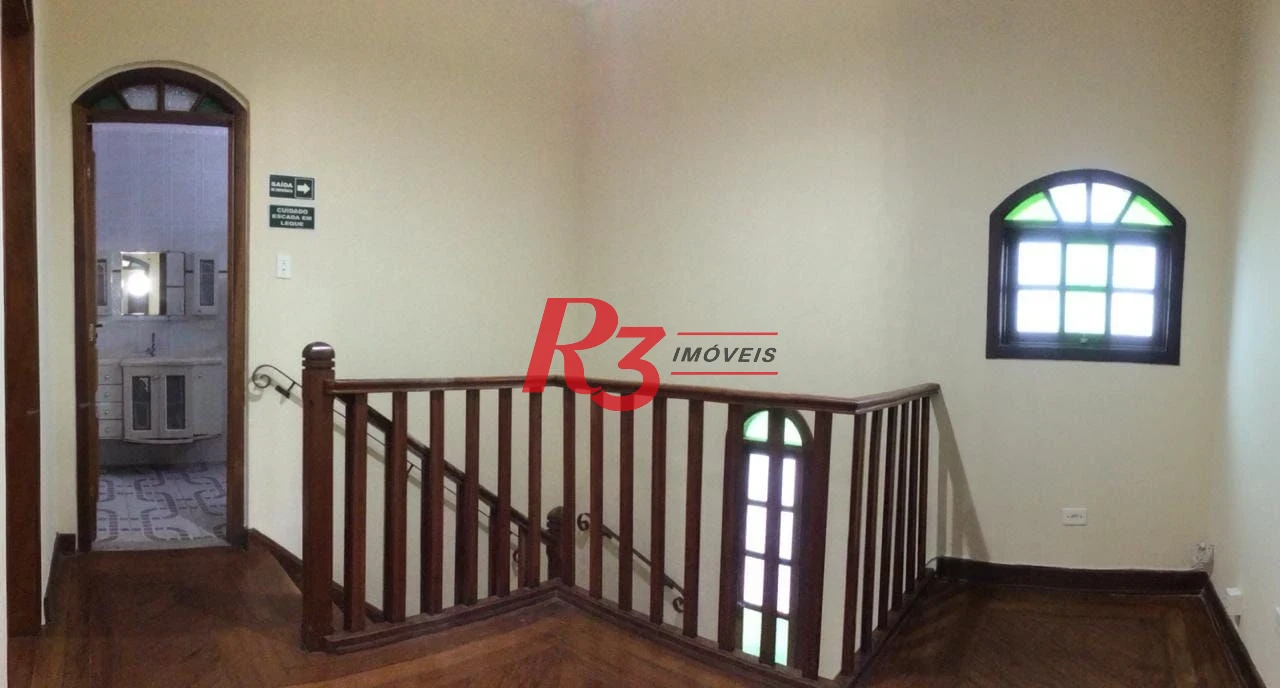 Casa com 3 dormitórios para alugar, 280 m² por R$ 12.000,00/mês - Gonzaga - Santos/SP