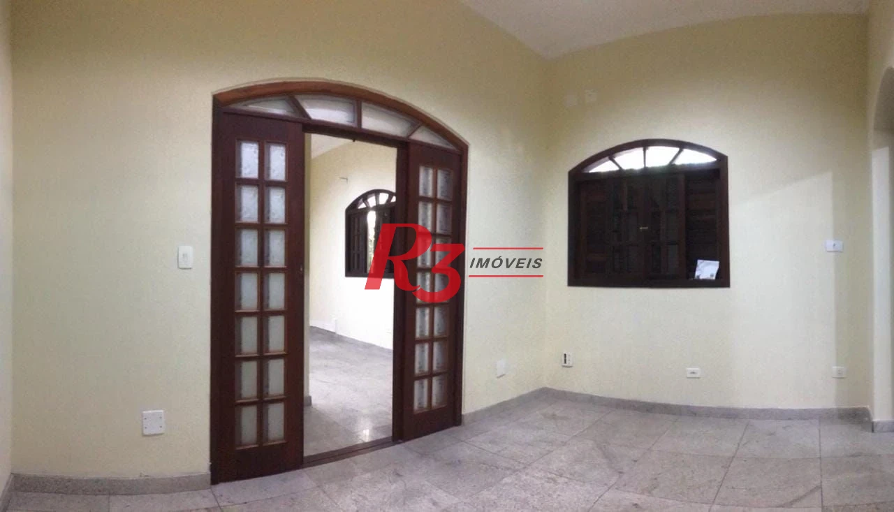 Casa com 3 dormitórios para alugar, 280 m² por R$ 12.000,00/mês - Gonzaga - Santos/SP