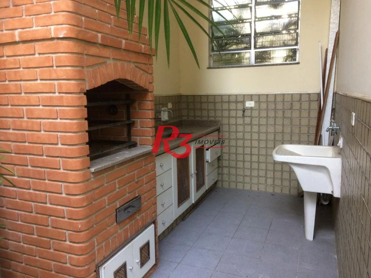 Casa com 3 dormitórios para alugar, 280 m² por R$ 12.000,00/mês - Gonzaga - Santos/SP