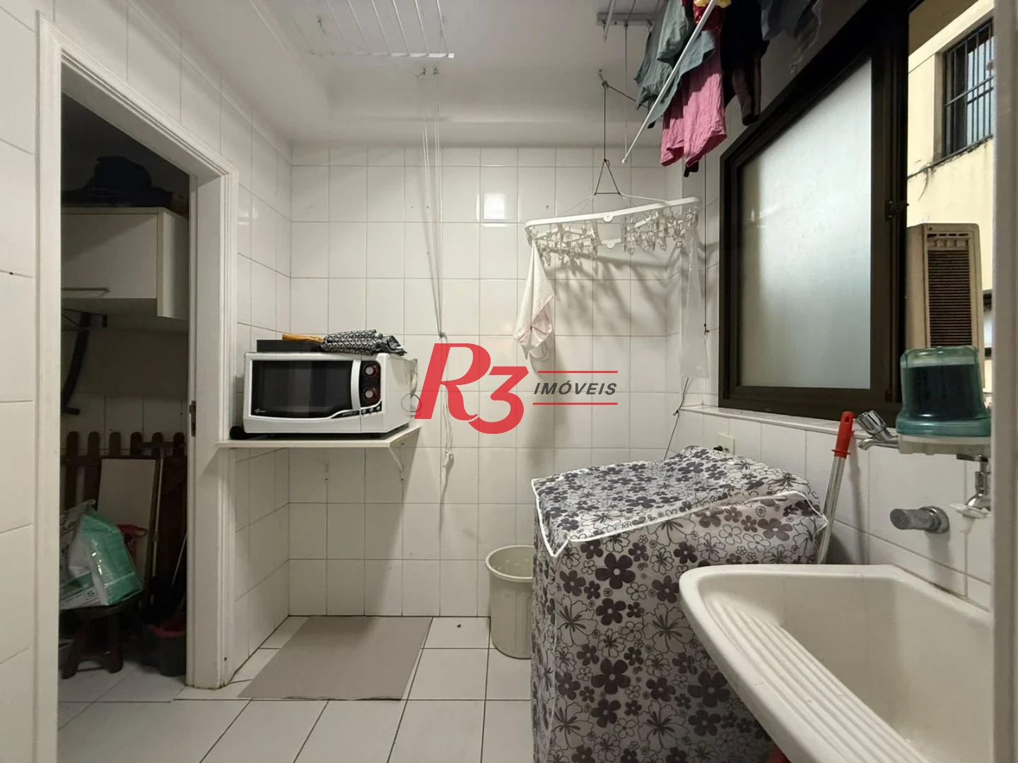 Apartamento com 3 dormitórios à venda, 142 m² por R$ 1.320.000,00 - Gonzaga - Santos/SP