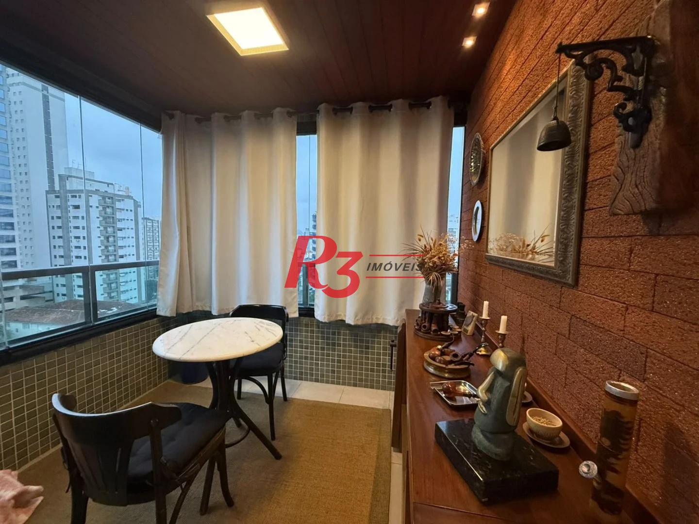 Apartamento com 3 dormitórios à venda, 142 m² por R$ 1.320.000,00 - Gonzaga - Santos/SP