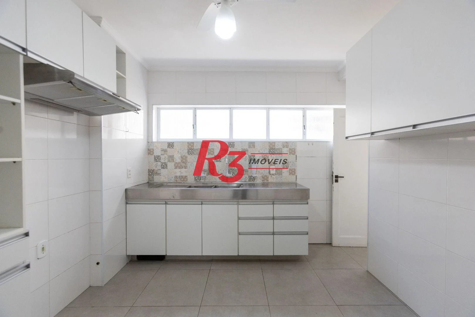 Apartamento com 2 dormitórios à venda, 148 m² por R$ 920.000,00 - Gonzaga - Santos/SP