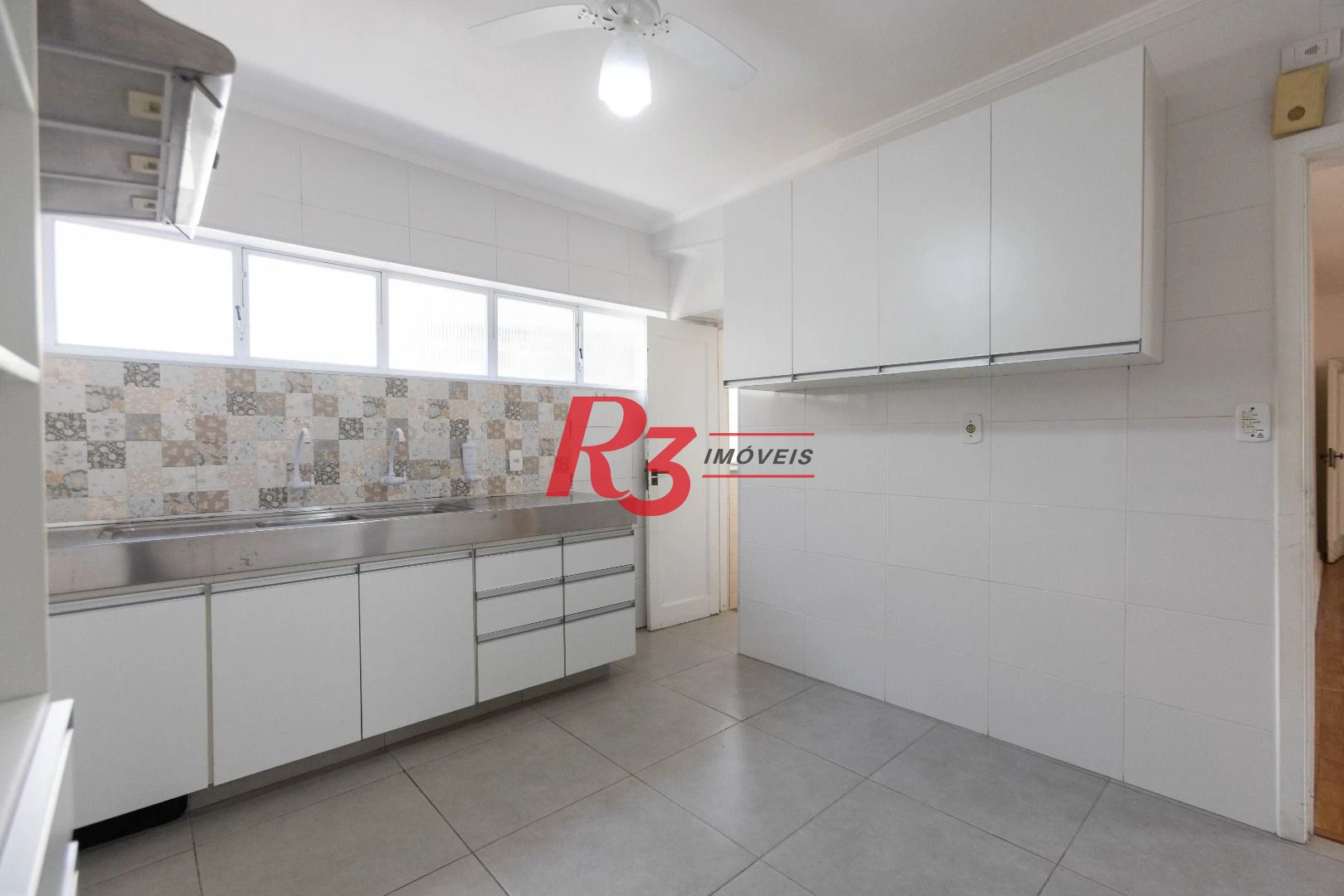 Apartamento com 2 dormitórios à venda, 148 m² por R$ 920.000,00 - Gonzaga - Santos/SP