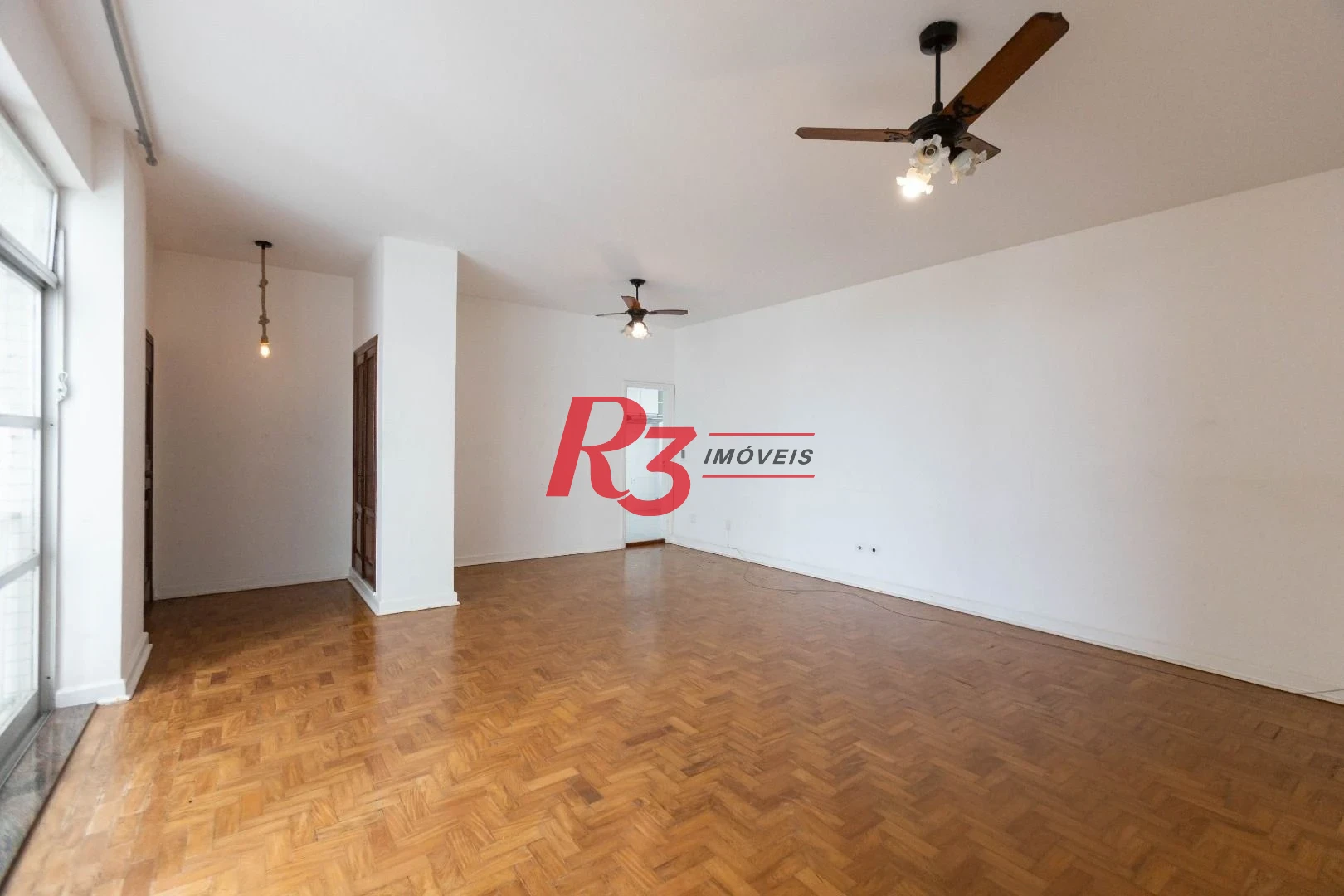 Apartamento com 2 dormitórios à venda, 148 m² por R$ 920.000,00 - Gonzaga - Santos/SP