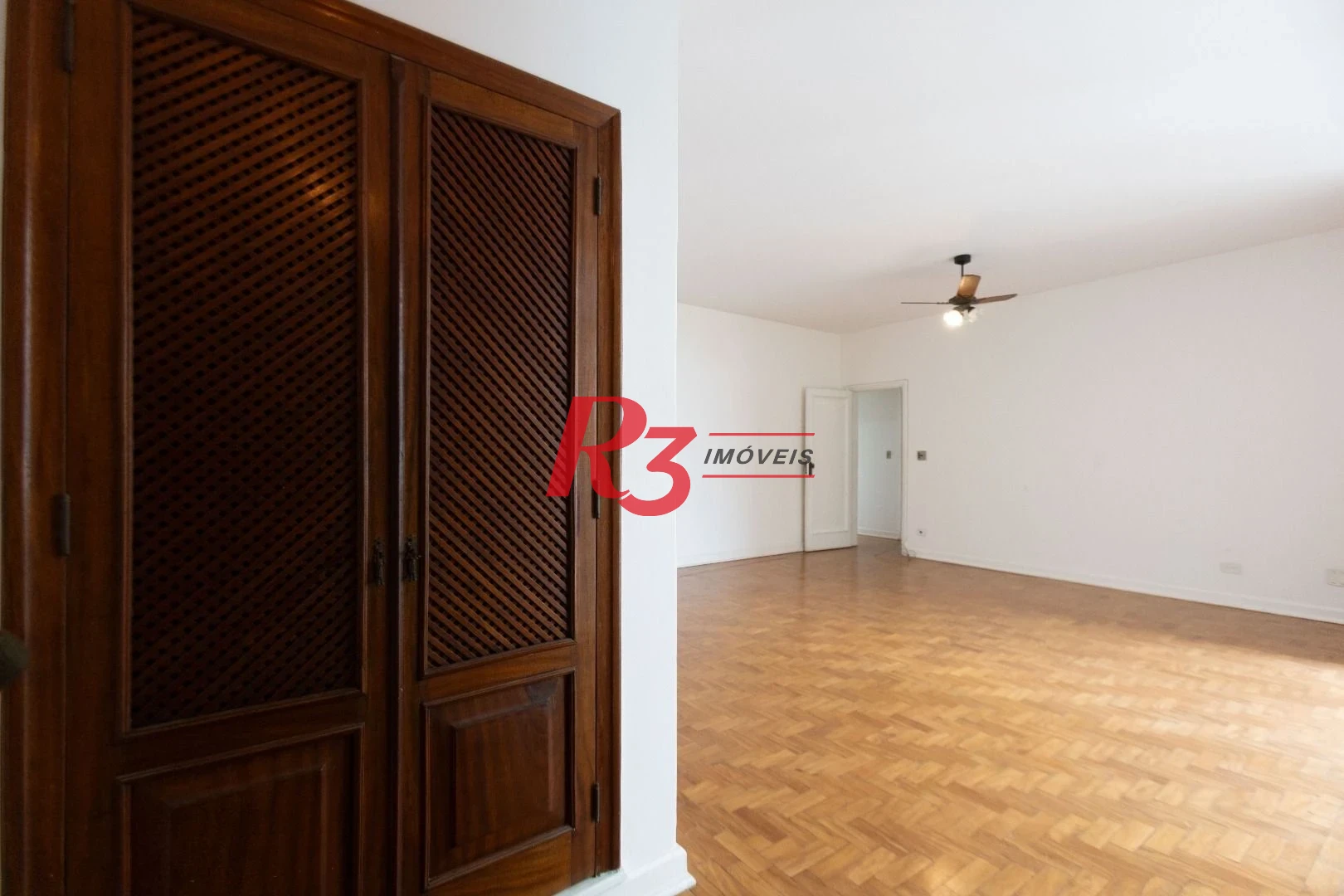 Apartamento com 2 dormitórios à venda, 148 m² por R$ 920.000,00 - Gonzaga - Santos/SP