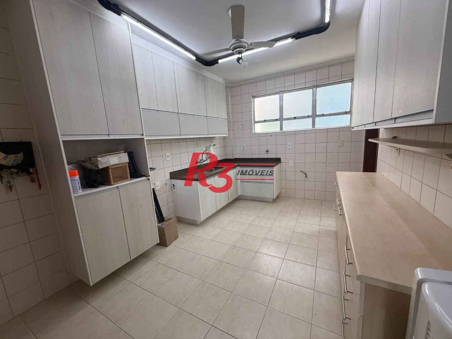 Apartamento com 3 dormitórios à venda, 117 m² por R$ 650.000,00 - Gonzaga - Santos/SP