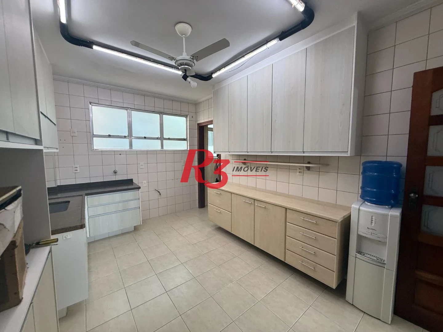 Apartamento com 3 dormitórios à venda, 117 m² por R$ 650.000,00 - Gonzaga - Santos/SP