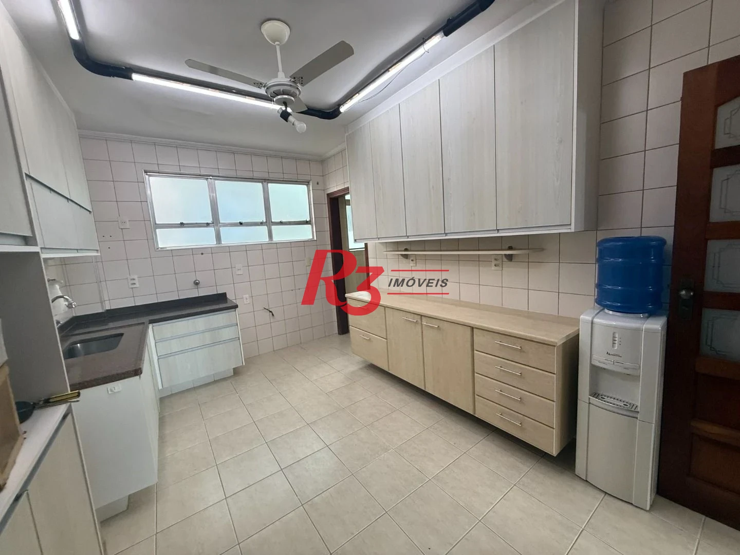 Apartamento com 3 dormitórios à venda, 117 m² por R$ 650.000,00 - Gonzaga - Santos/SP