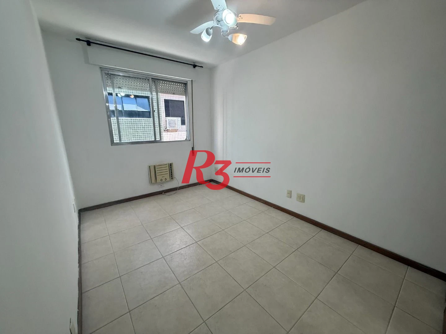 Apartamento com 3 dormitórios à venda, 117 m² por R$ 650.000,00 - Gonzaga - Santos/SP
