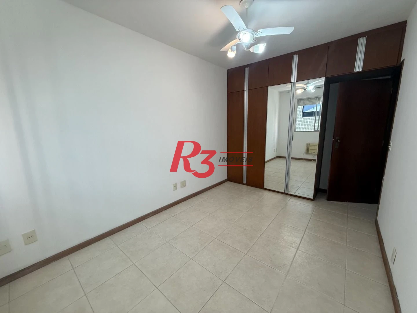 Apartamento com 3 dormitórios à venda, 117 m² por R$ 650.000,00 - Gonzaga - Santos/SP