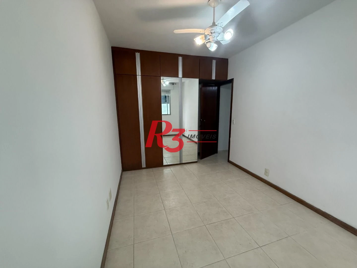 Apartamento com 3 dormitórios à venda, 117 m² por R$ 650.000,00 - Gonzaga - Santos/SP