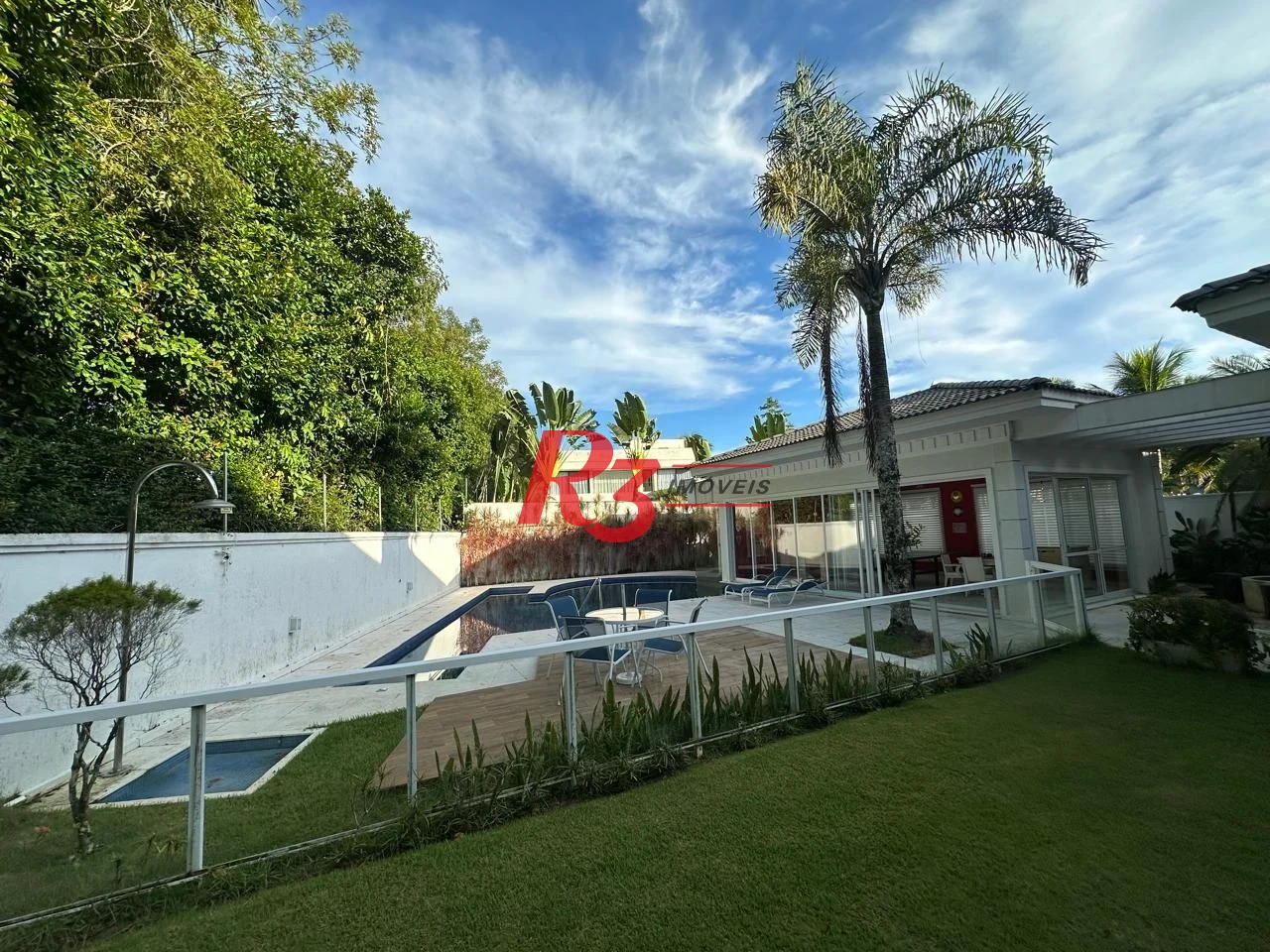 Casa com 4 dormitórios à venda, 700 m² por R$ 6.000.000,00 - Balneário Praia do Pernambuco - Guarujá/SP