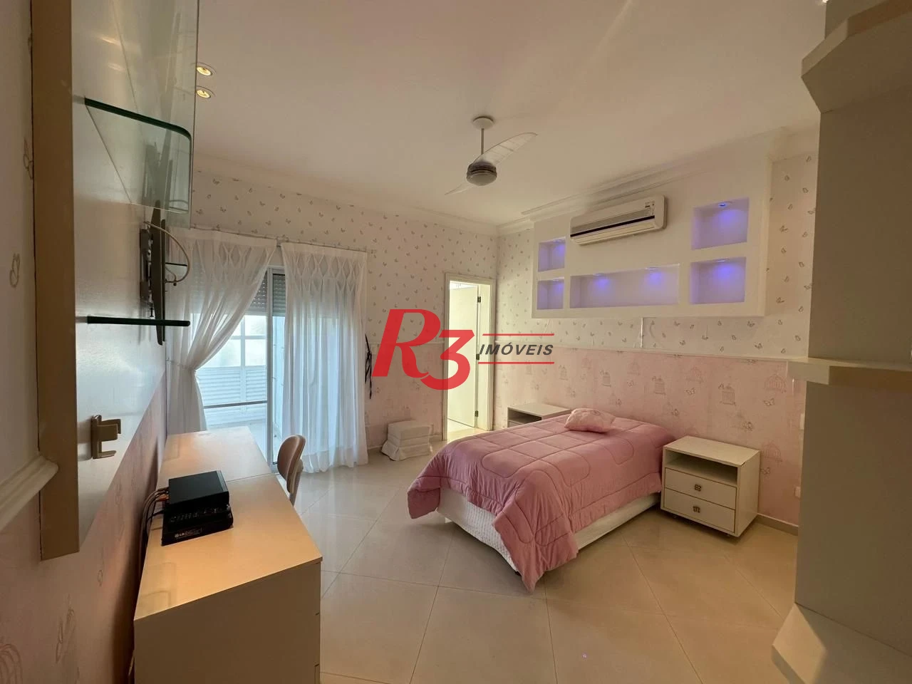 Casa com 4 dormitórios à venda, 700 m² por R$ 6.000.000,00 - Balneário Praia do Pernambuco - Guarujá/SP