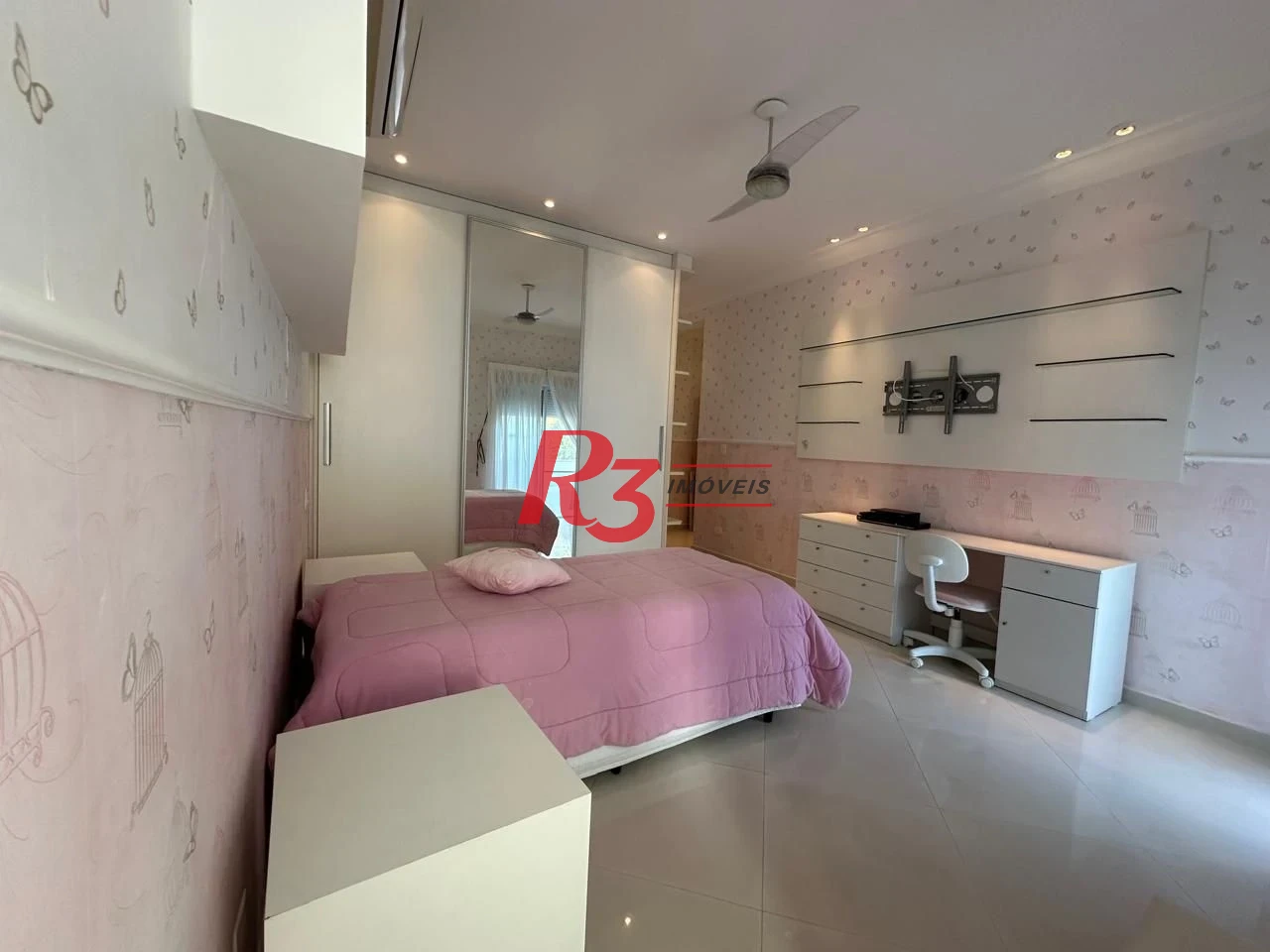 Casa com 4 dormitórios à venda, 700 m² por R$ 6.000.000,00 - Balneário Praia do Pernambuco - Guarujá/SP