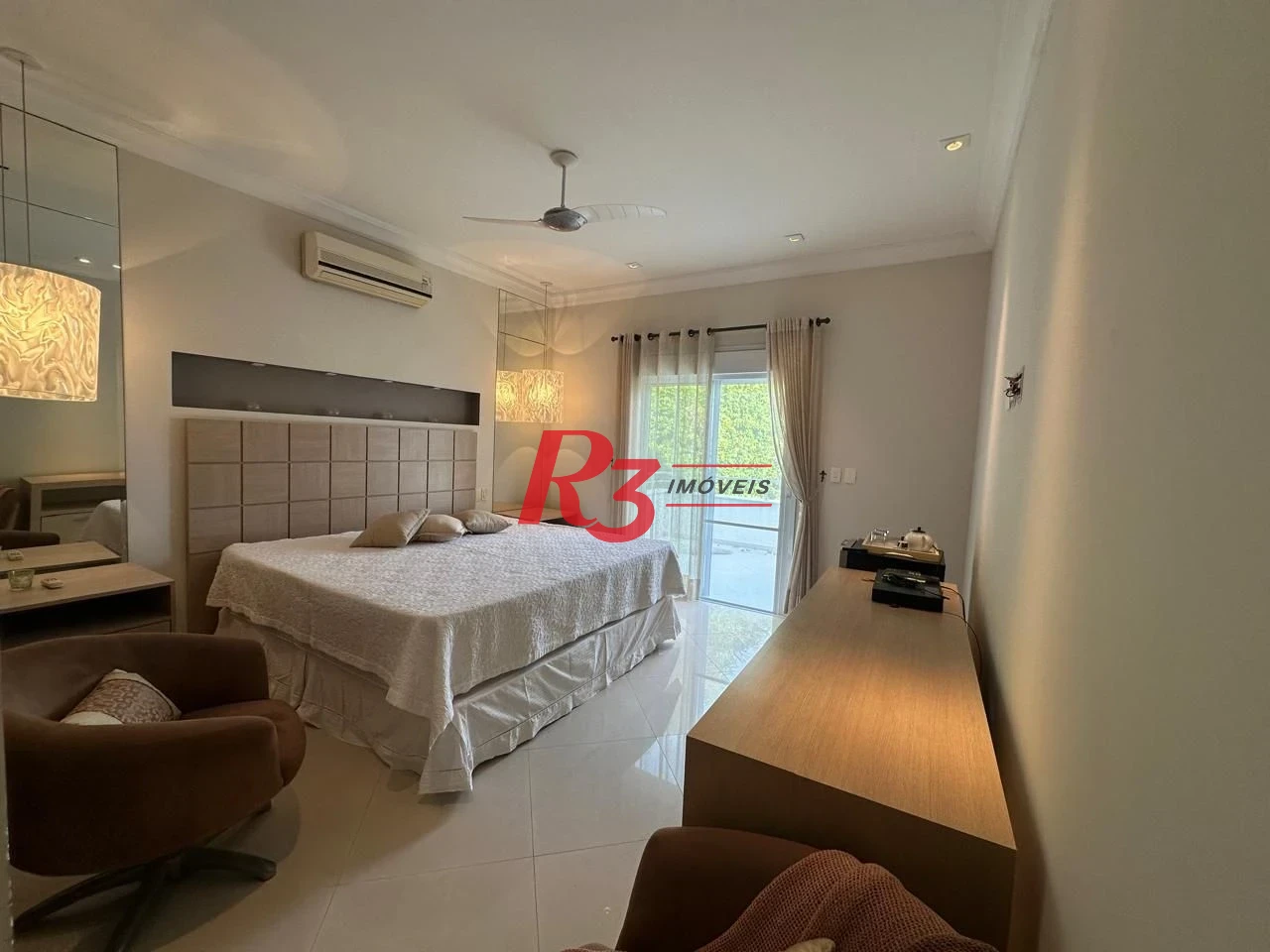 Casa com 4 dormitórios à venda, 700 m² por R$ 6.000.000,00 - Balneário Praia do Pernambuco - Guarujá/SP
