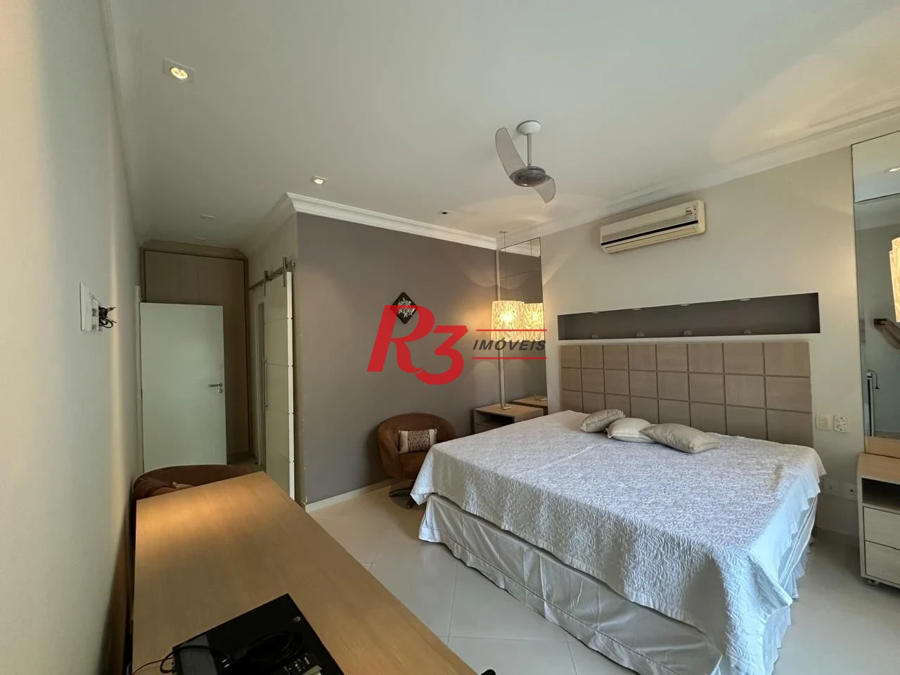 Casa com 4 dormitórios à venda, 700 m² por R$ 6.000.000,00 - Balneário Praia do Pernambuco - Guarujá/SP