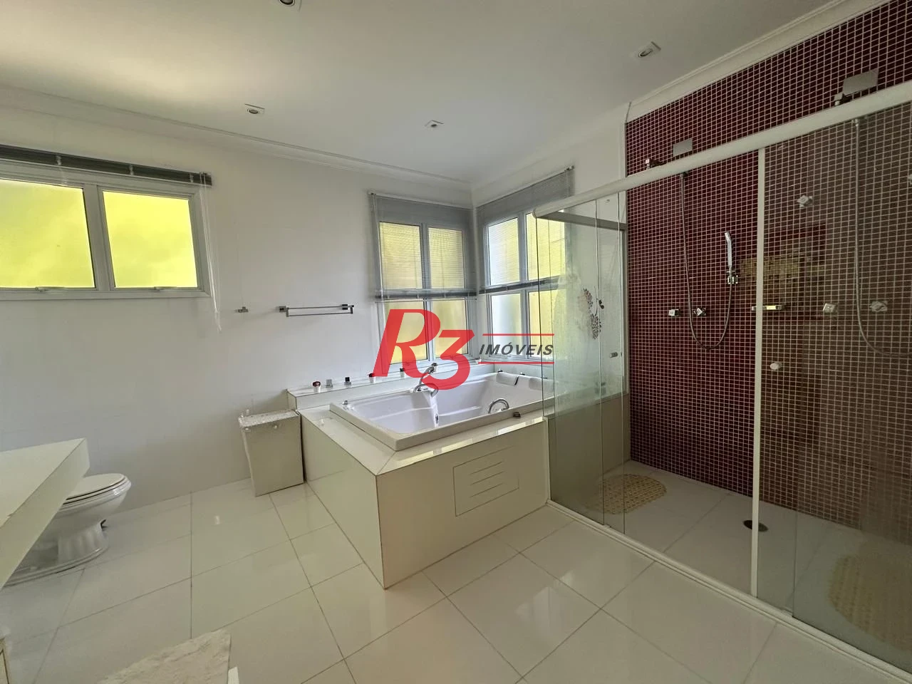 Casa com 4 dormitórios à venda, 700 m² por R$ 6.000.000,00 - Balneário Praia do Pernambuco - Guarujá/SP