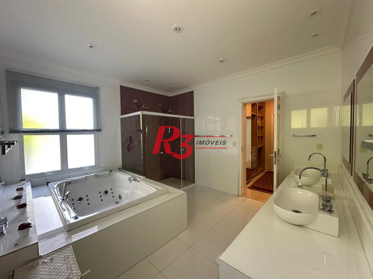 Casa com 4 dormitórios à venda, 700 m² por R$ 6.000.000,00 - Balneário Praia do Pernambuco - Guarujá/SP