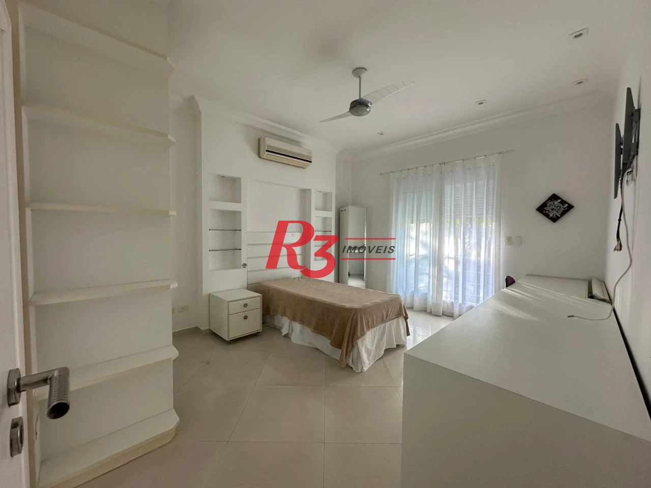 Casa com 4 dormitórios à venda, 700 m² por R$ 6.000.000,00 - Balneário Praia do Pernambuco - Guarujá/SP
