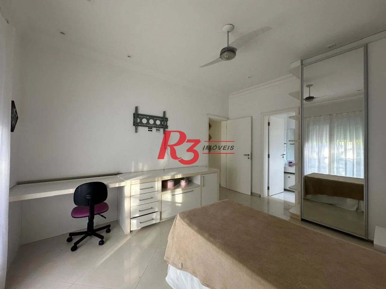 Casa com 4 dormitórios à venda, 700 m² por R$ 6.000.000,00 - Balneário Praia do Pernambuco - Guarujá/SP