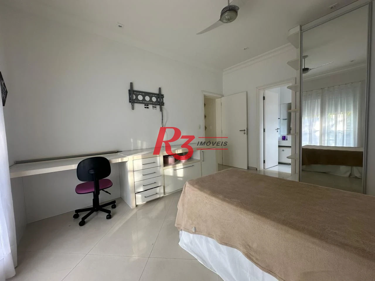 Casa com 4 dormitórios à venda, 700 m² por R$ 6.000.000,00 - Balneário Praia do Pernambuco - Guarujá/SP