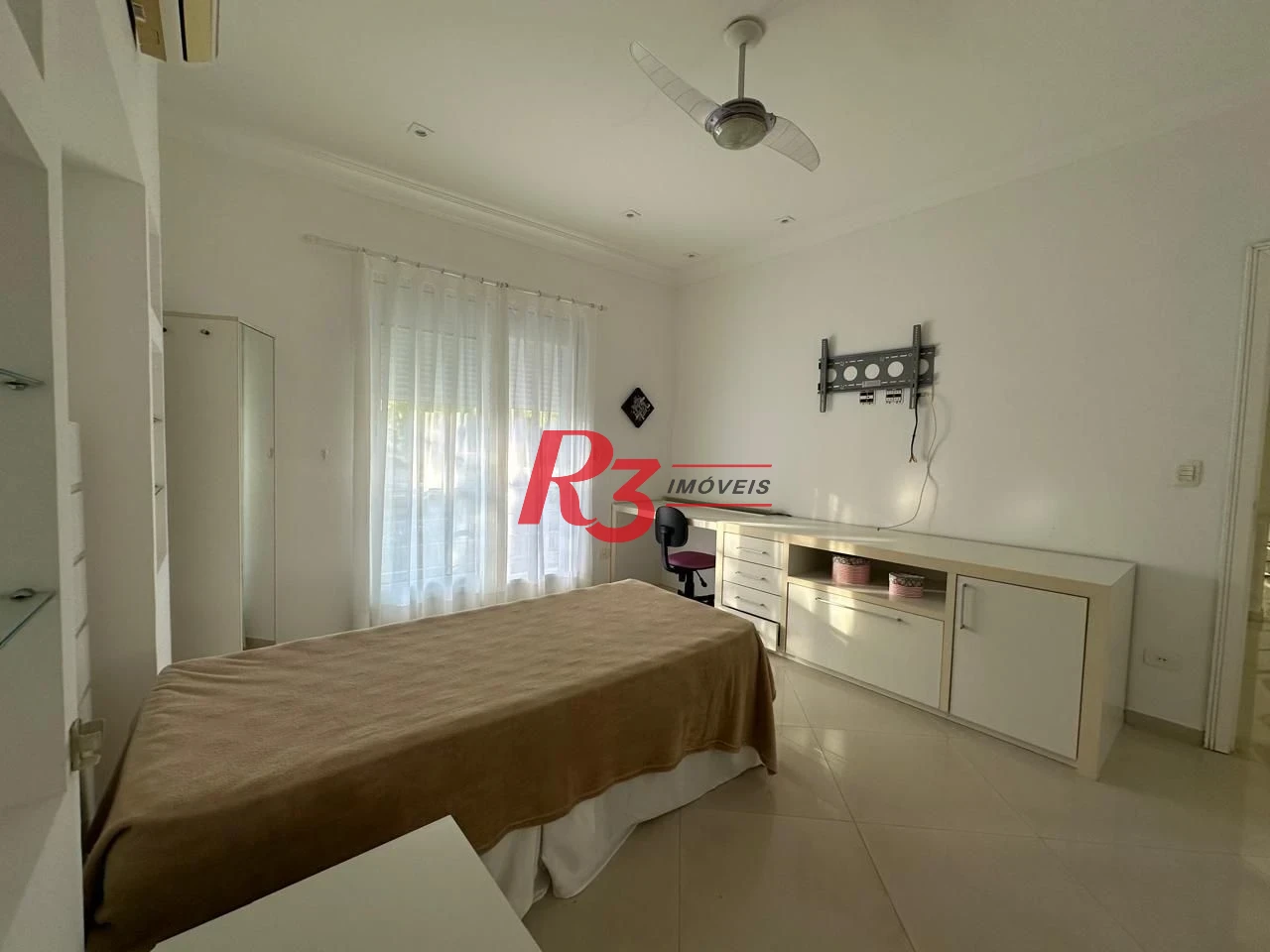 Casa com 4 dormitórios à venda, 700 m² por R$ 6.000.000,00 - Balneário Praia do Pernambuco - Guarujá/SP