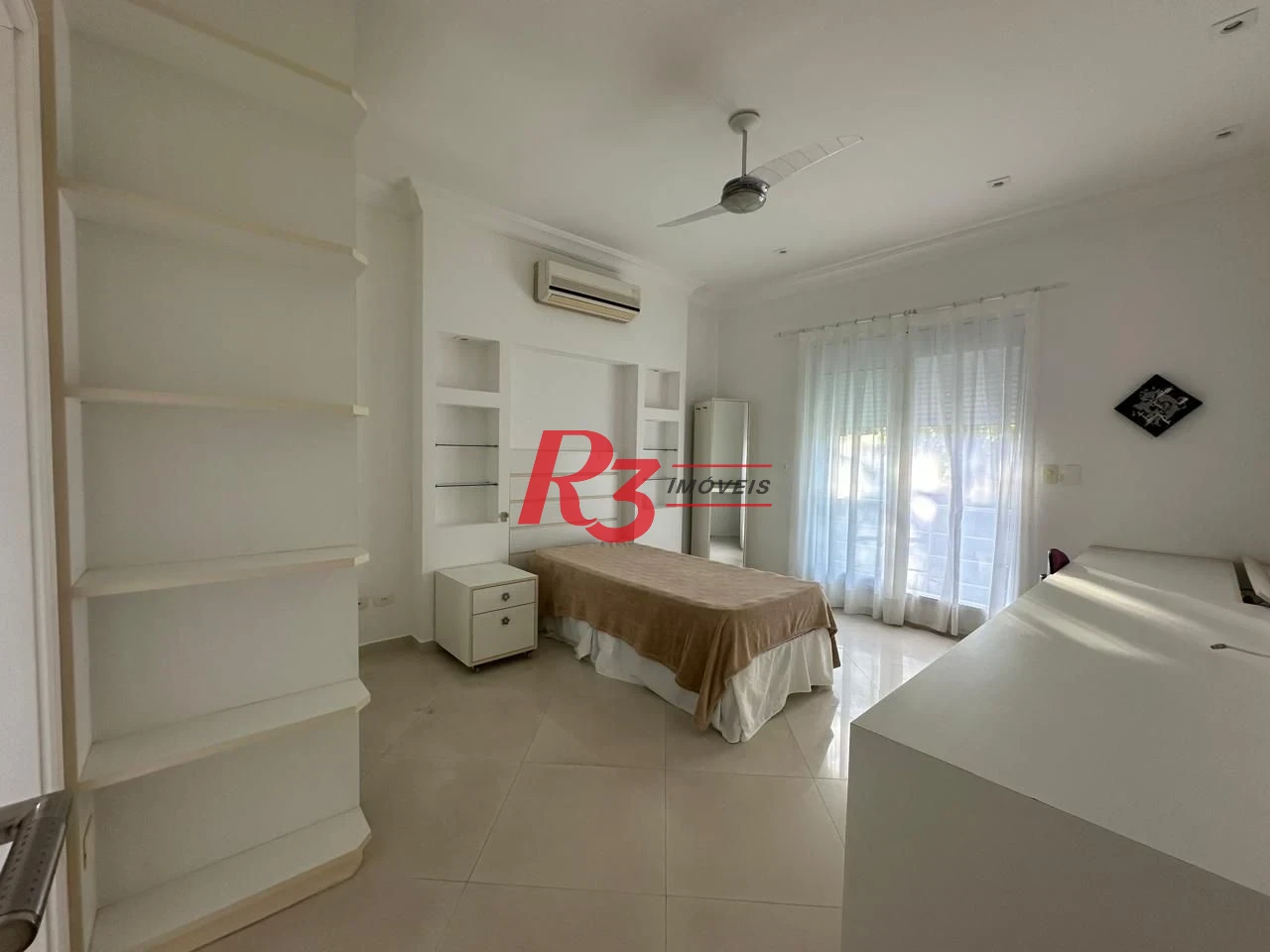 Casa com 4 dormitórios à venda, 700 m² por R$ 6.000.000,00 - Balneário Praia do Pernambuco - Guarujá/SP