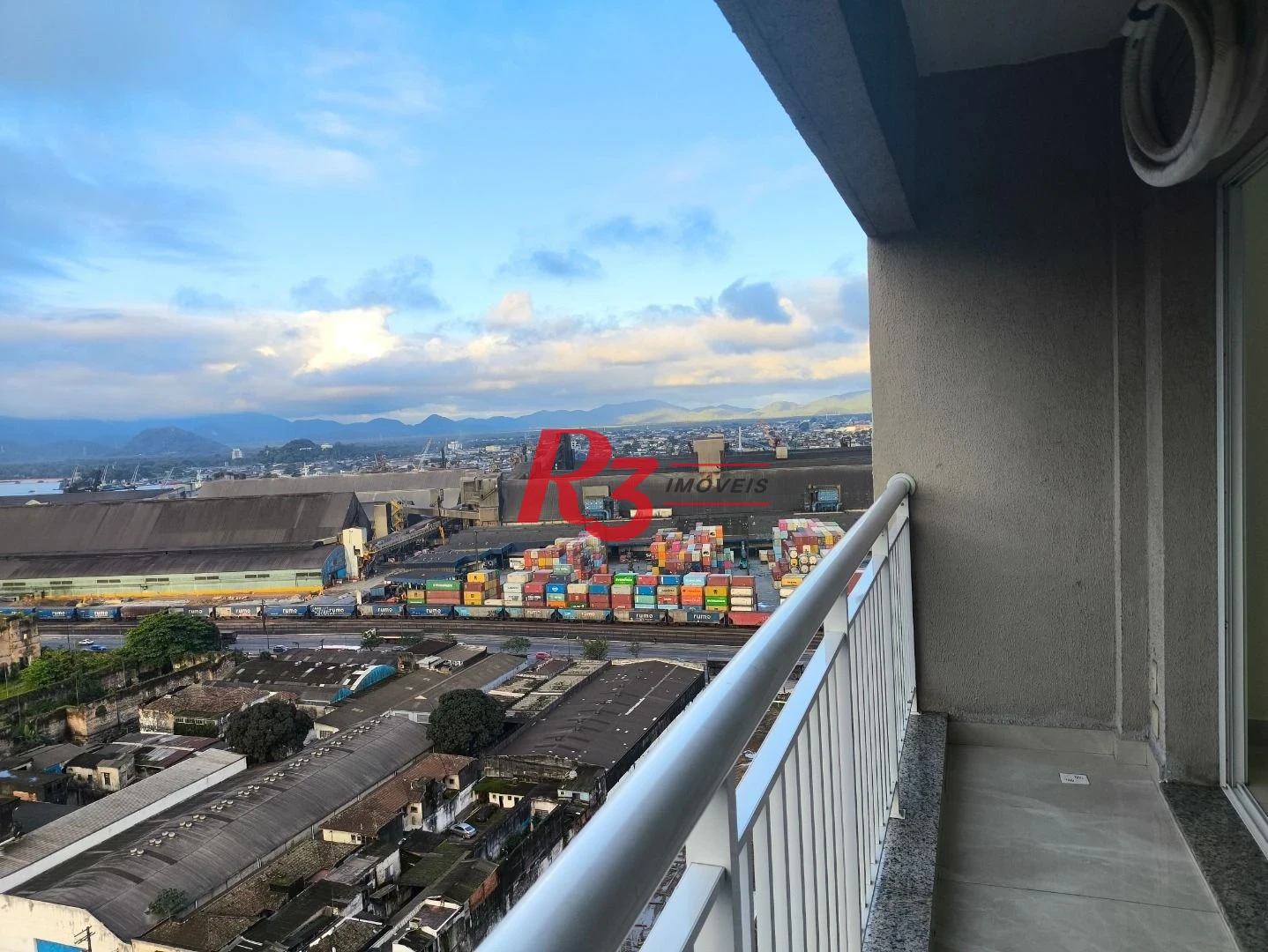 Sala à venda, 42 m² por R$ 240.000,00 - Vila Matias - Santos/SP