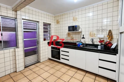 Casa com 2 dormitórios à venda, 70 m² por R$ 370.000,00 - Jabaquara - Santos/SP