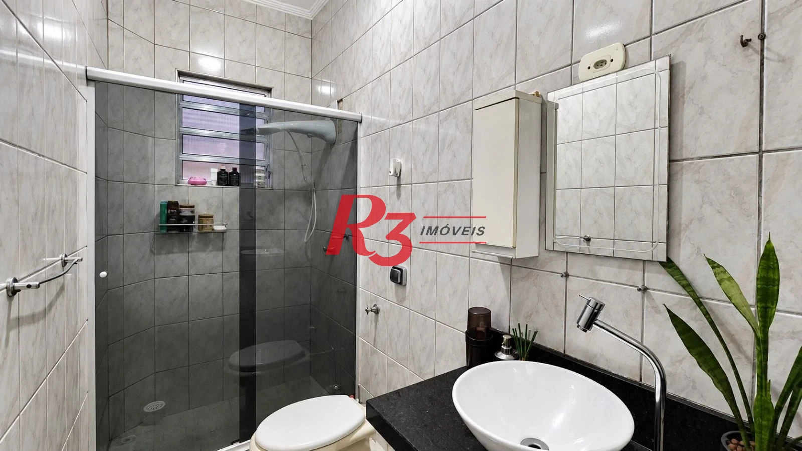 Casa com 2 dormitórios à venda, 70 m² por R$ 370.000,00 - Jabaquara - Santos/SP