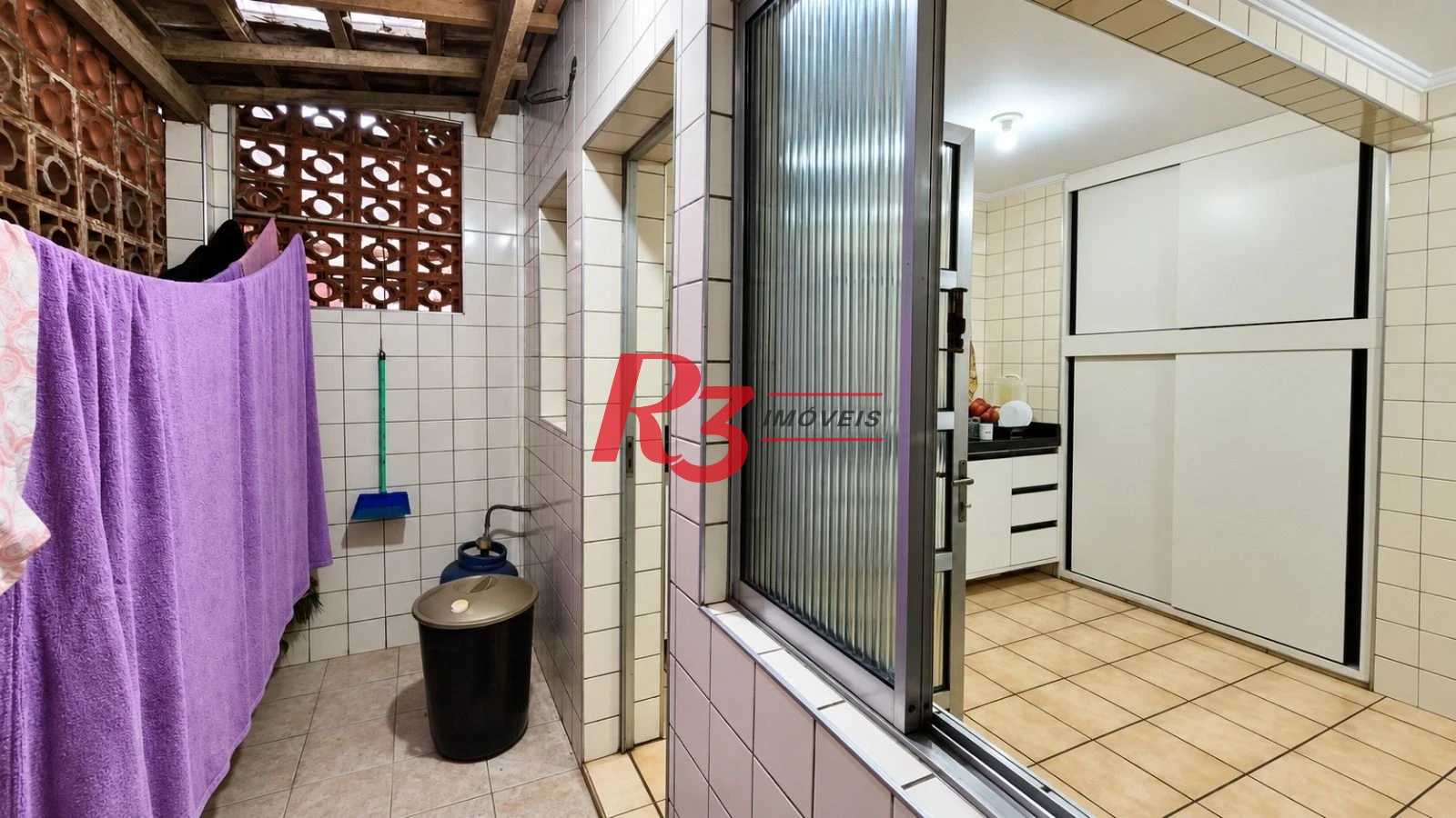 Casa com 2 dormitórios à venda, 70 m² por R$ 370.000,00 - Jabaquara - Santos/SP