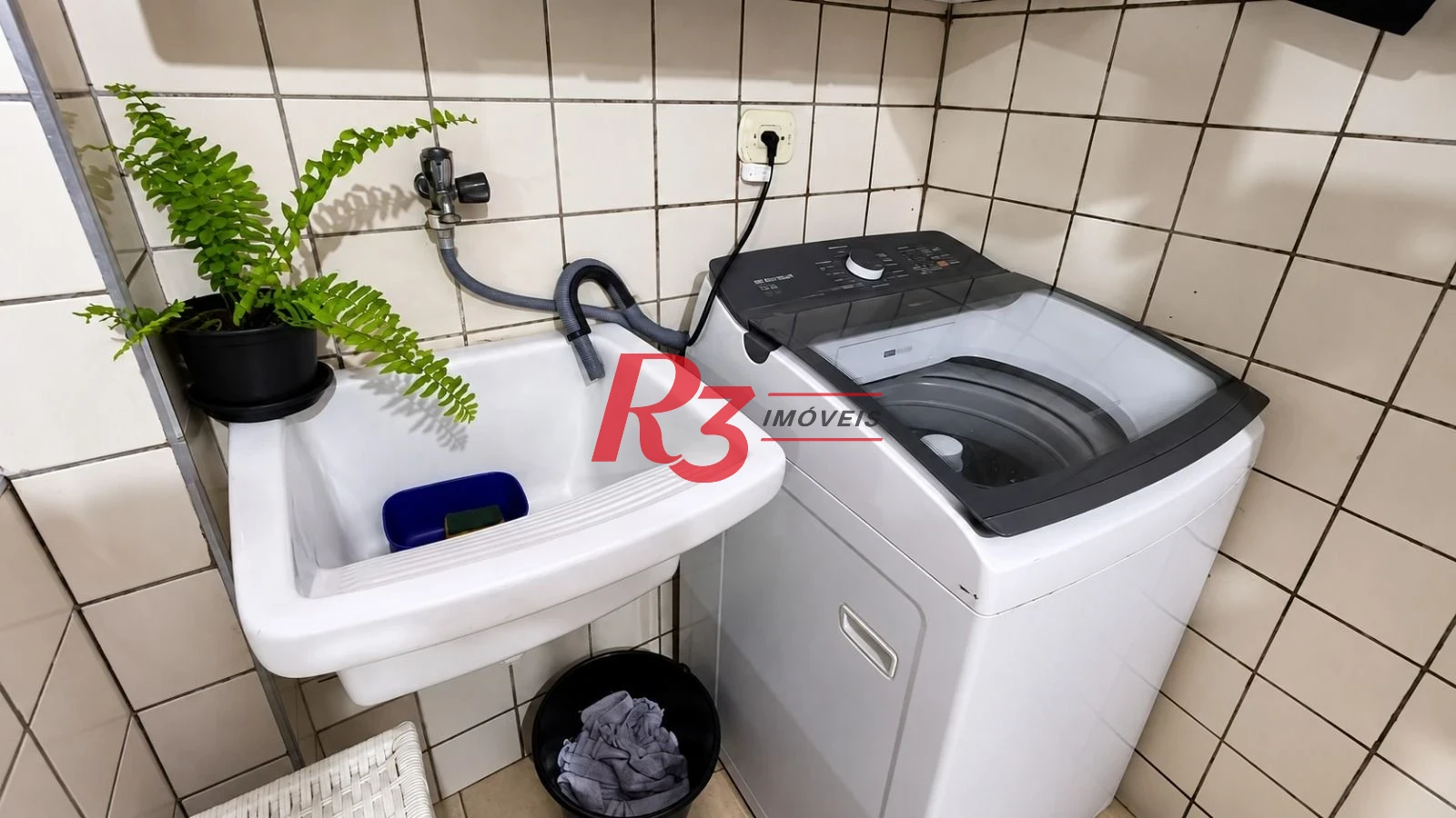 Casa com 2 dormitórios à venda, 70 m² por R$ 370.000,00 - Jabaquara - Santos/SP