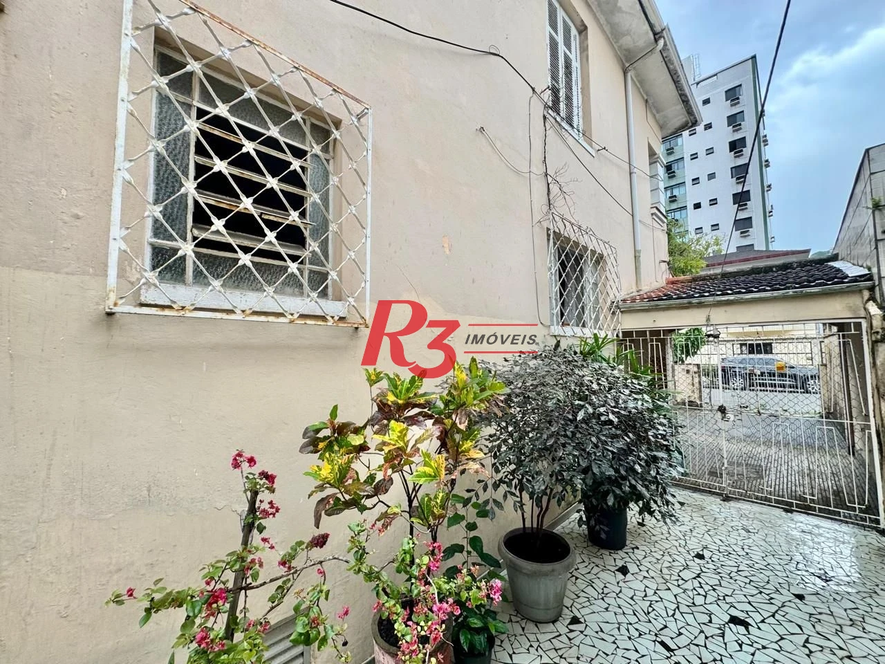 Casa com 3 dormitórios à venda, 180 m² por R$ 920.000,00 - Campo Grande - Santos/SP