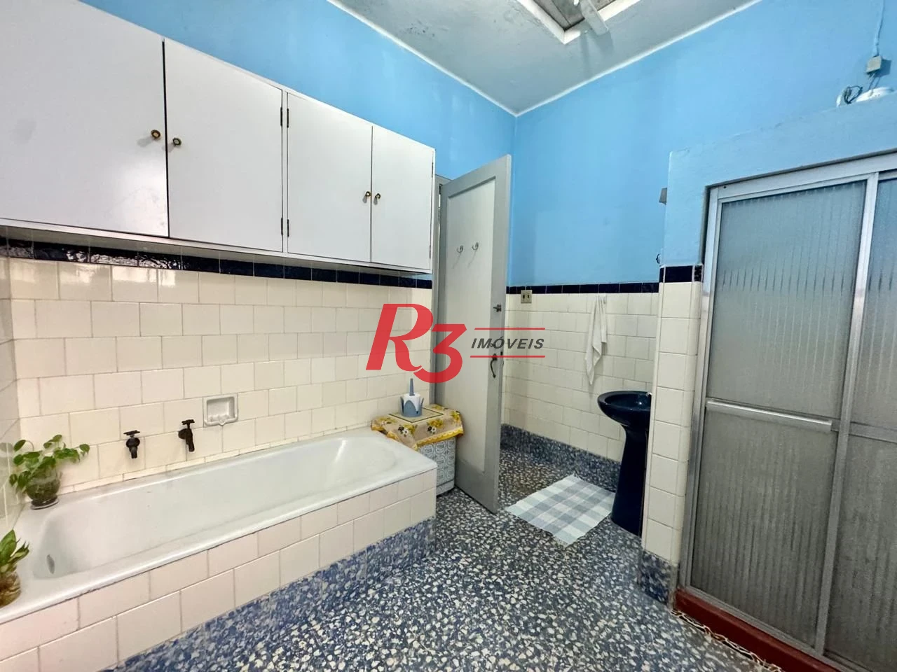 Casa com 3 dormitórios à venda, 180 m² por R$ 920.000,00 - Campo Grande - Santos/SP