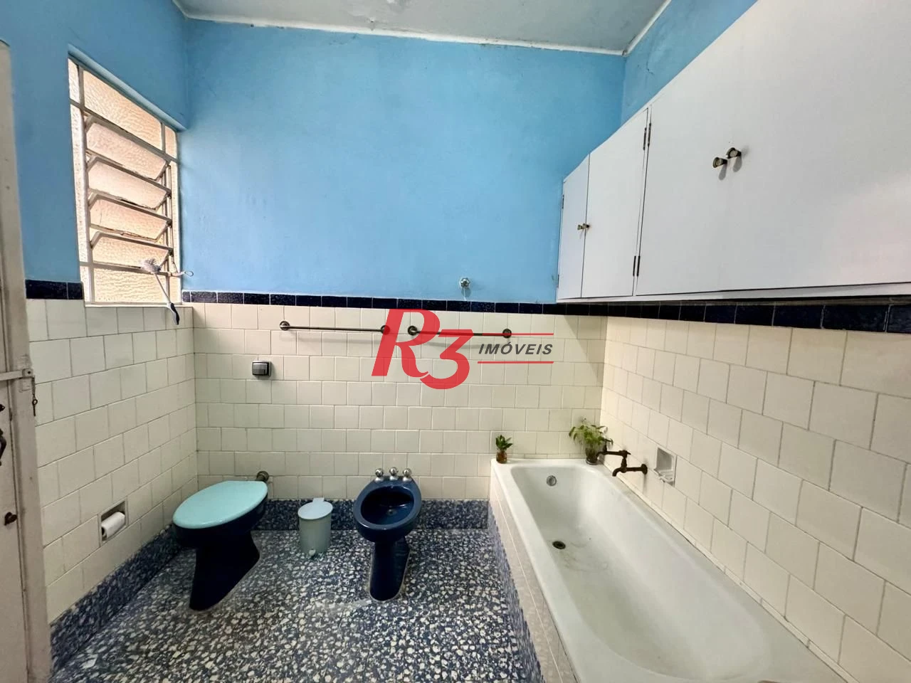 Casa com 3 dormitórios à venda, 180 m² por R$ 920.000,00 - Campo Grande - Santos/SP