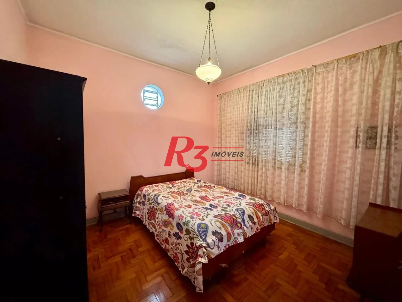 Casa com 3 dormitórios à venda, 180 m² por R$ 920.000,00 - Campo Grande - Santos/SP