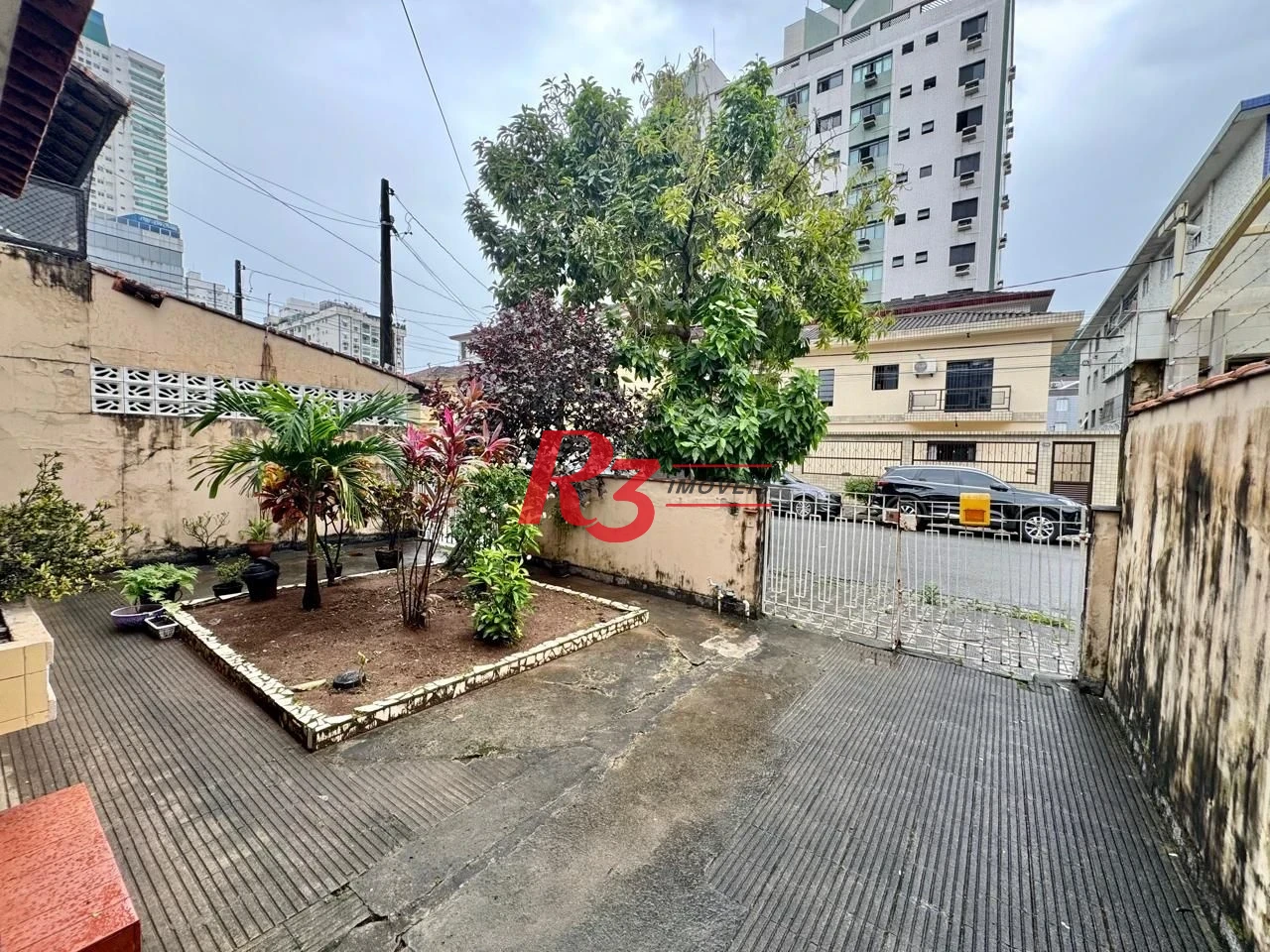 Casa com 3 dormitórios à venda, 180 m² por R$ 920.000,00 - Campo Grande - Santos/SP