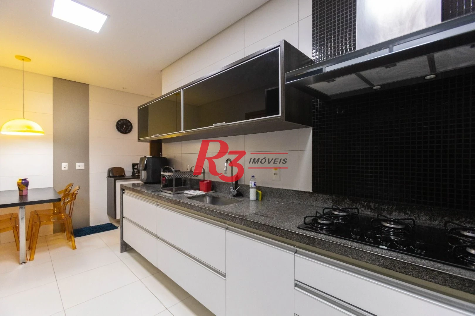 Apartamento com 3 dormitórios à venda, 171 m² por R$ 2.300.000,00 - Embaré - Santos/SP