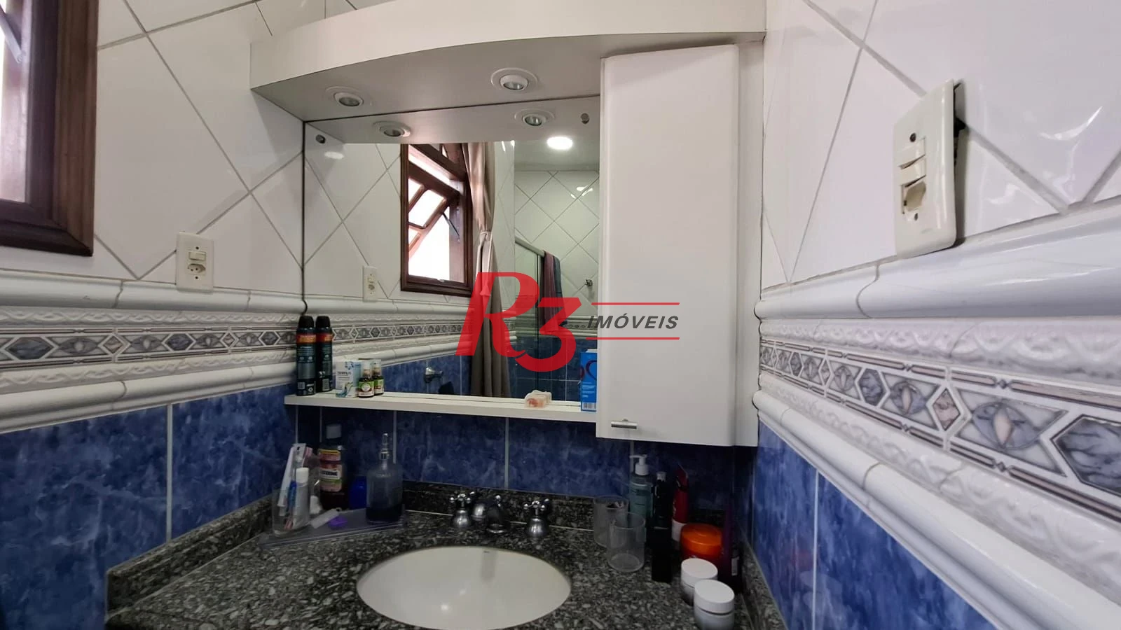 Sobrado com 3 dormitórios à venda, 162 m² por R$ 1.399.000,00 - Vila Belmiro - Santos/SP